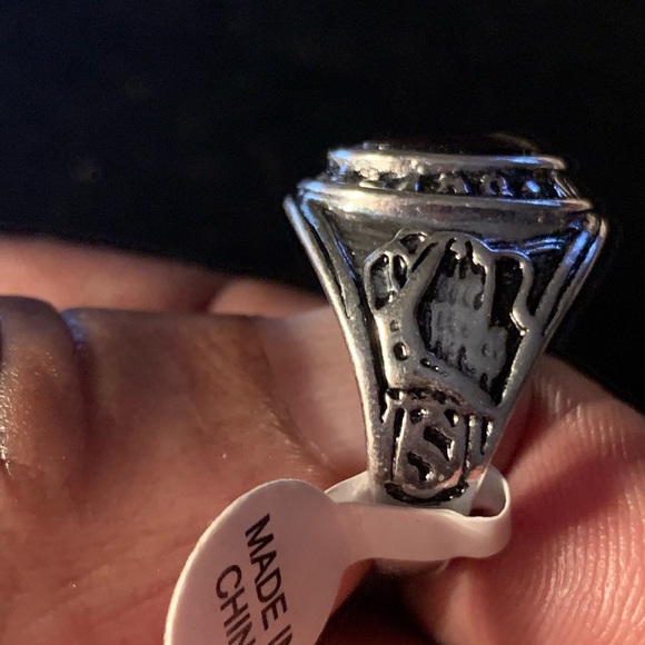 Ring - Picture 7 of 8